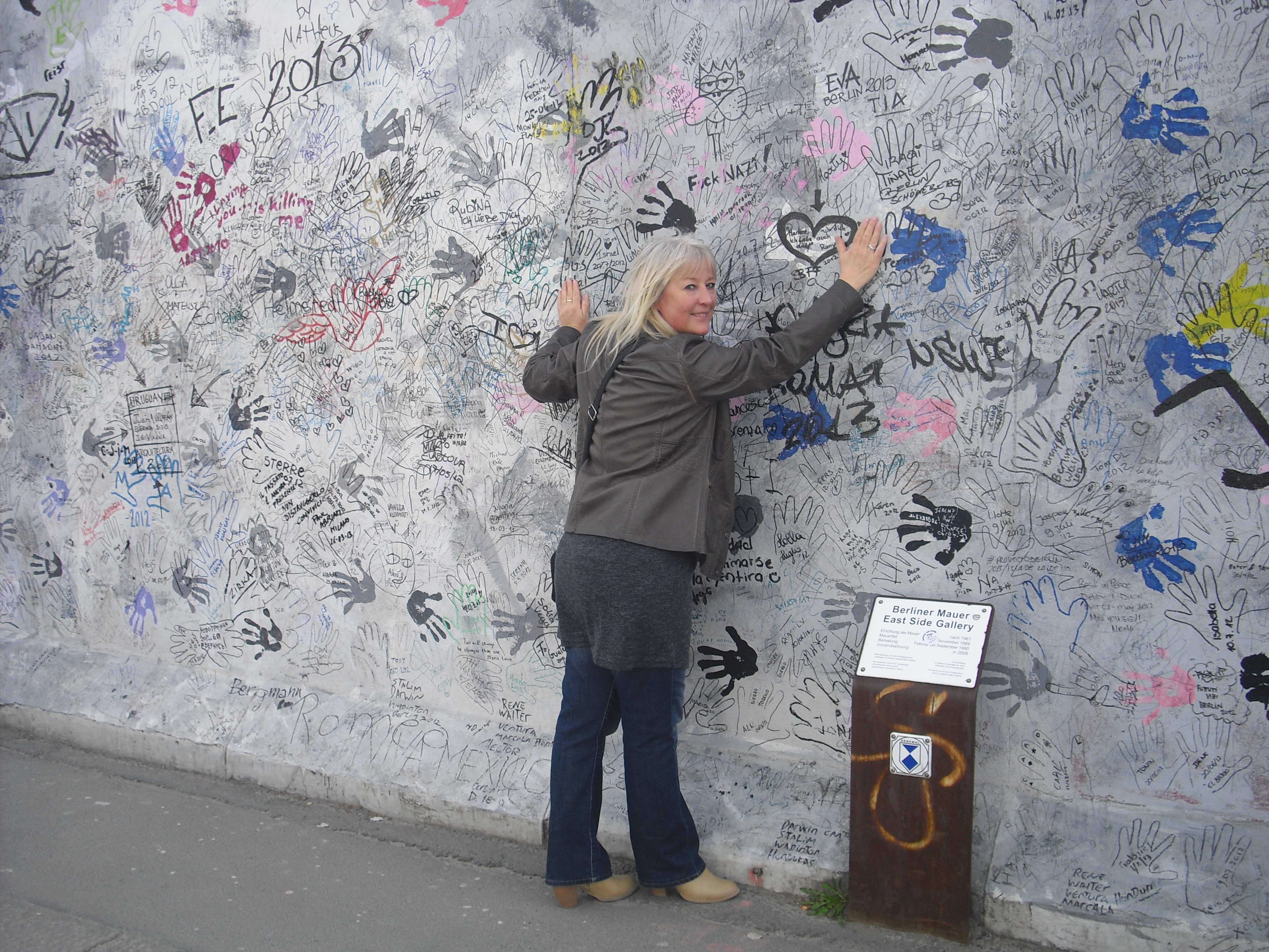 Shakini an der Mauer