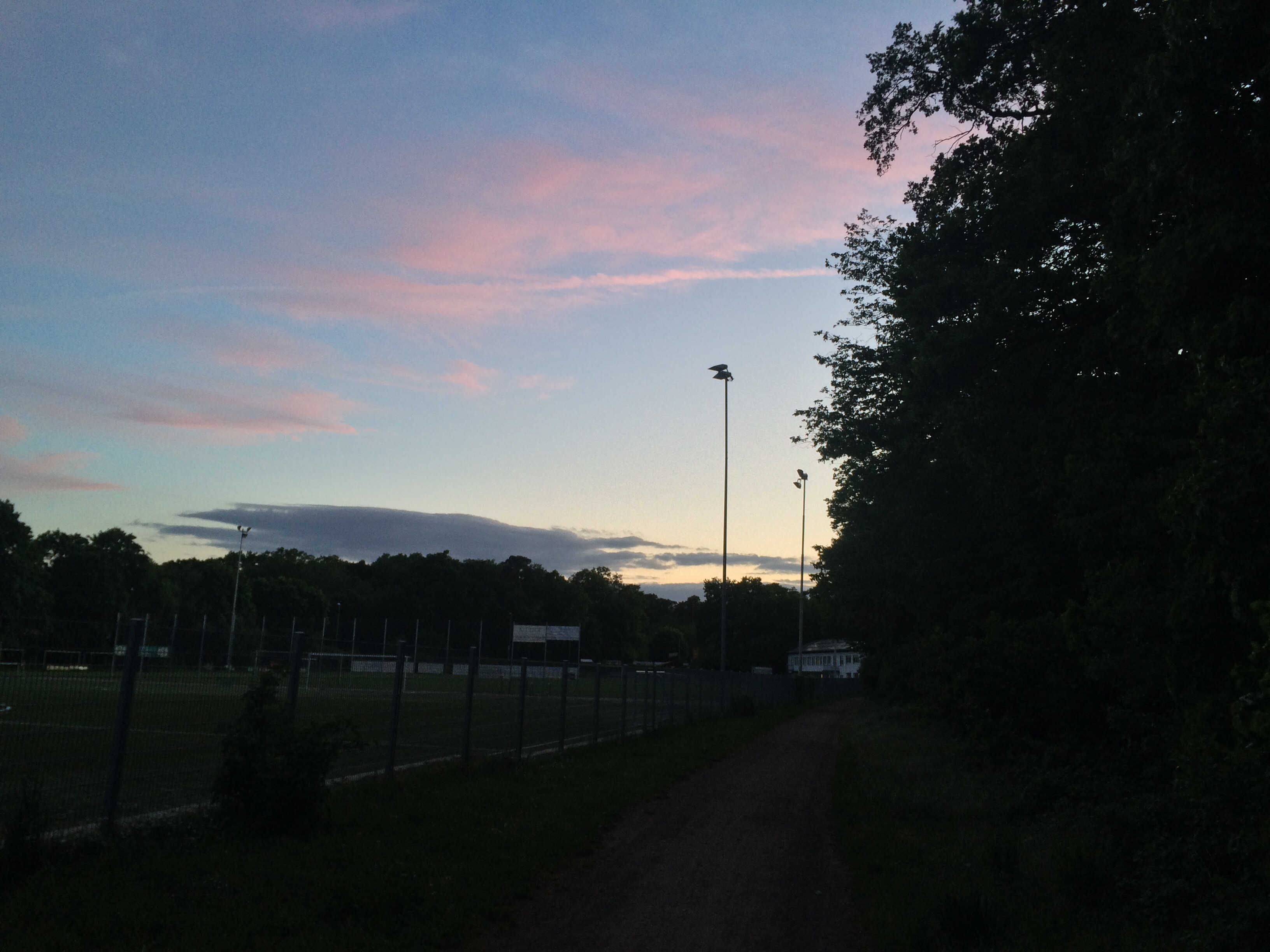 Sportplatz Alemannia Königstädten - Dämmerung