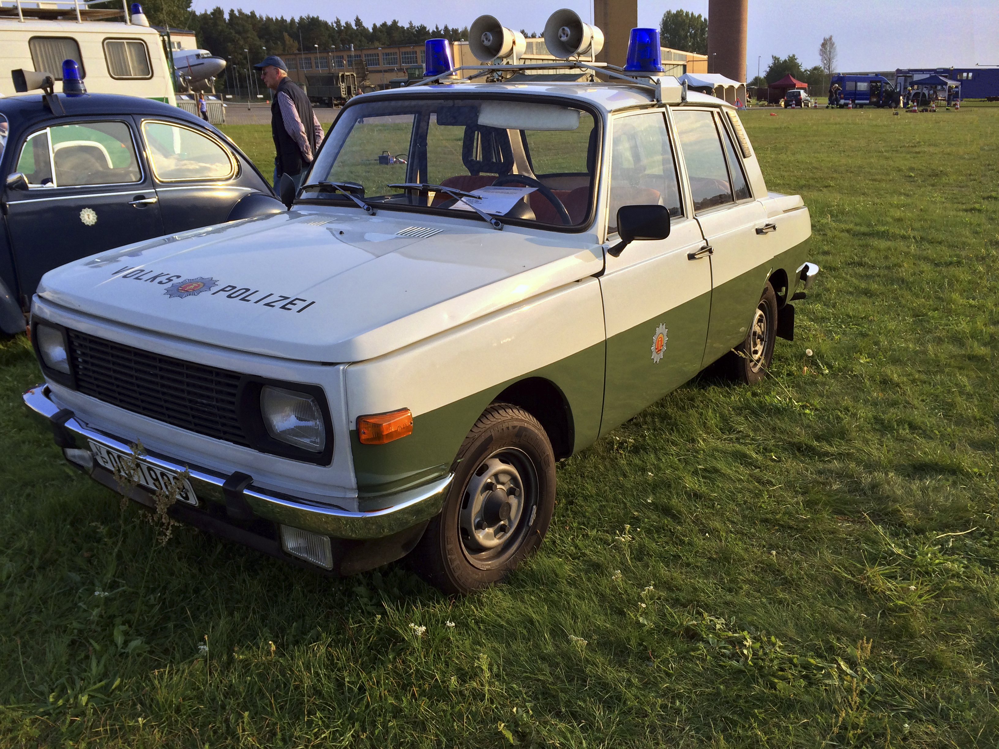 Polizei-Fahrzeug - Trabant - Volkspolizei - DDR