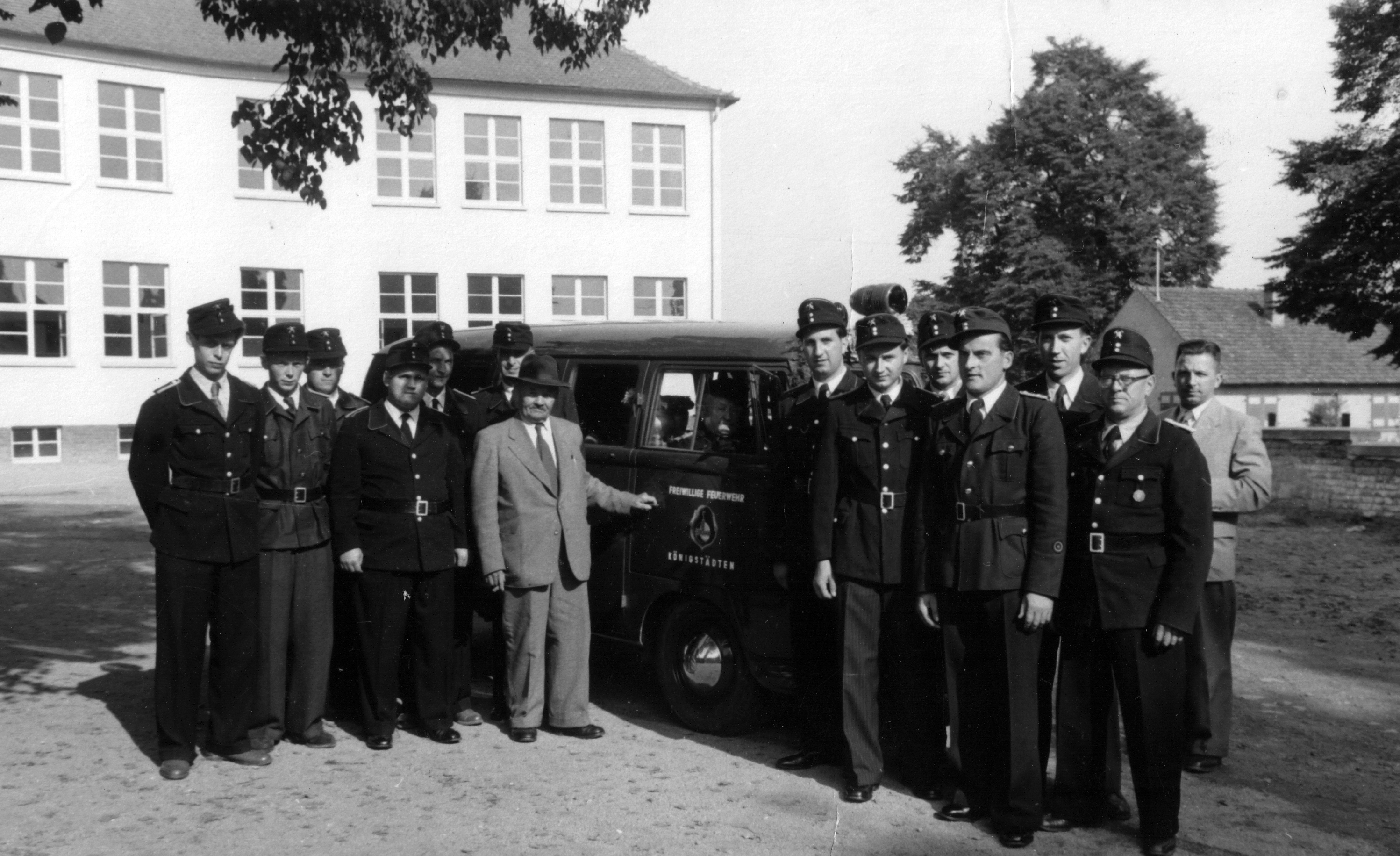 Feuerwehr Königstädten - 25-jähriges Jubiläum 1955 - Neues VW-Löschfahrzeug