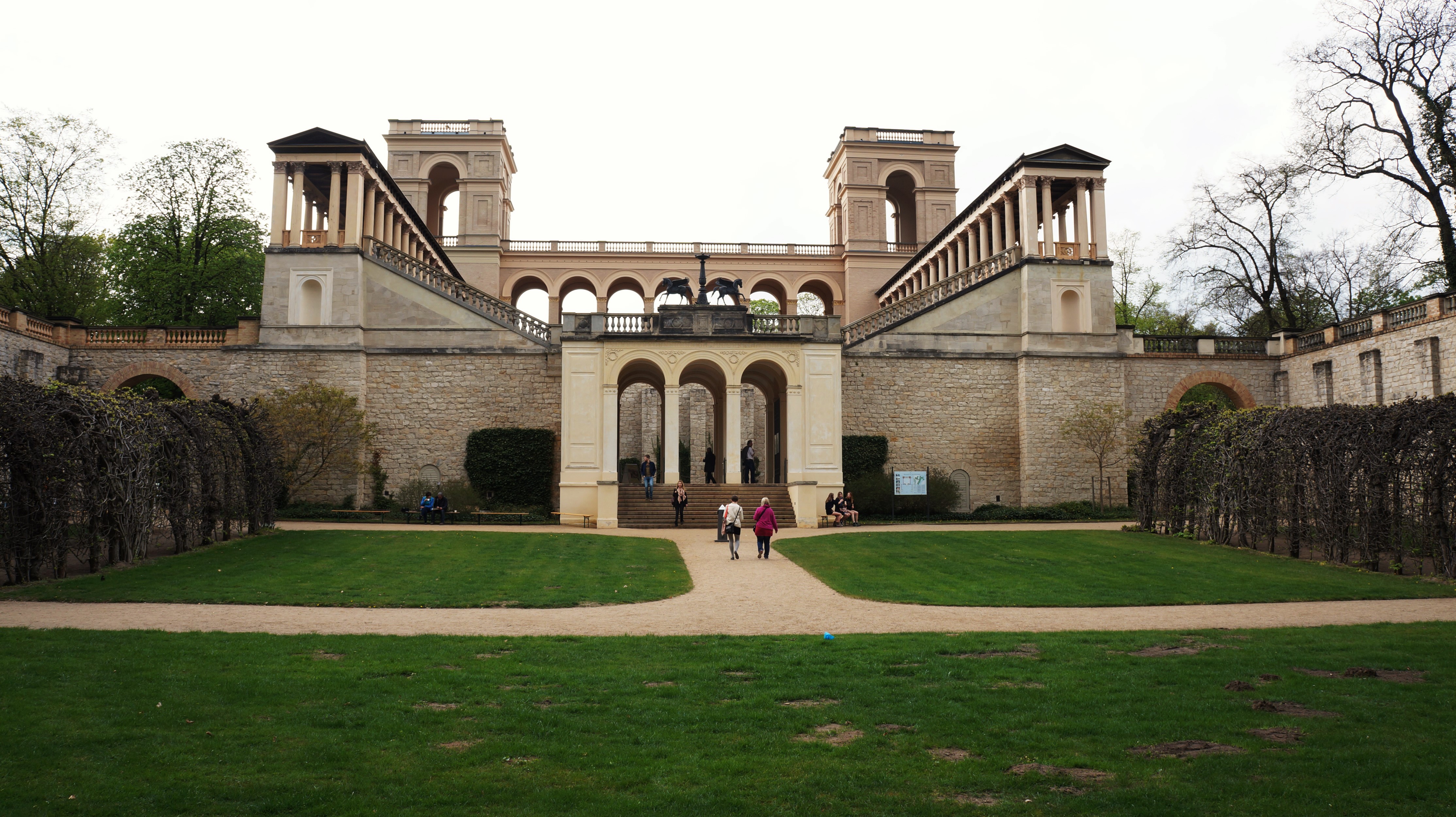 Schloss Belvedere auf dem Pfingstberg