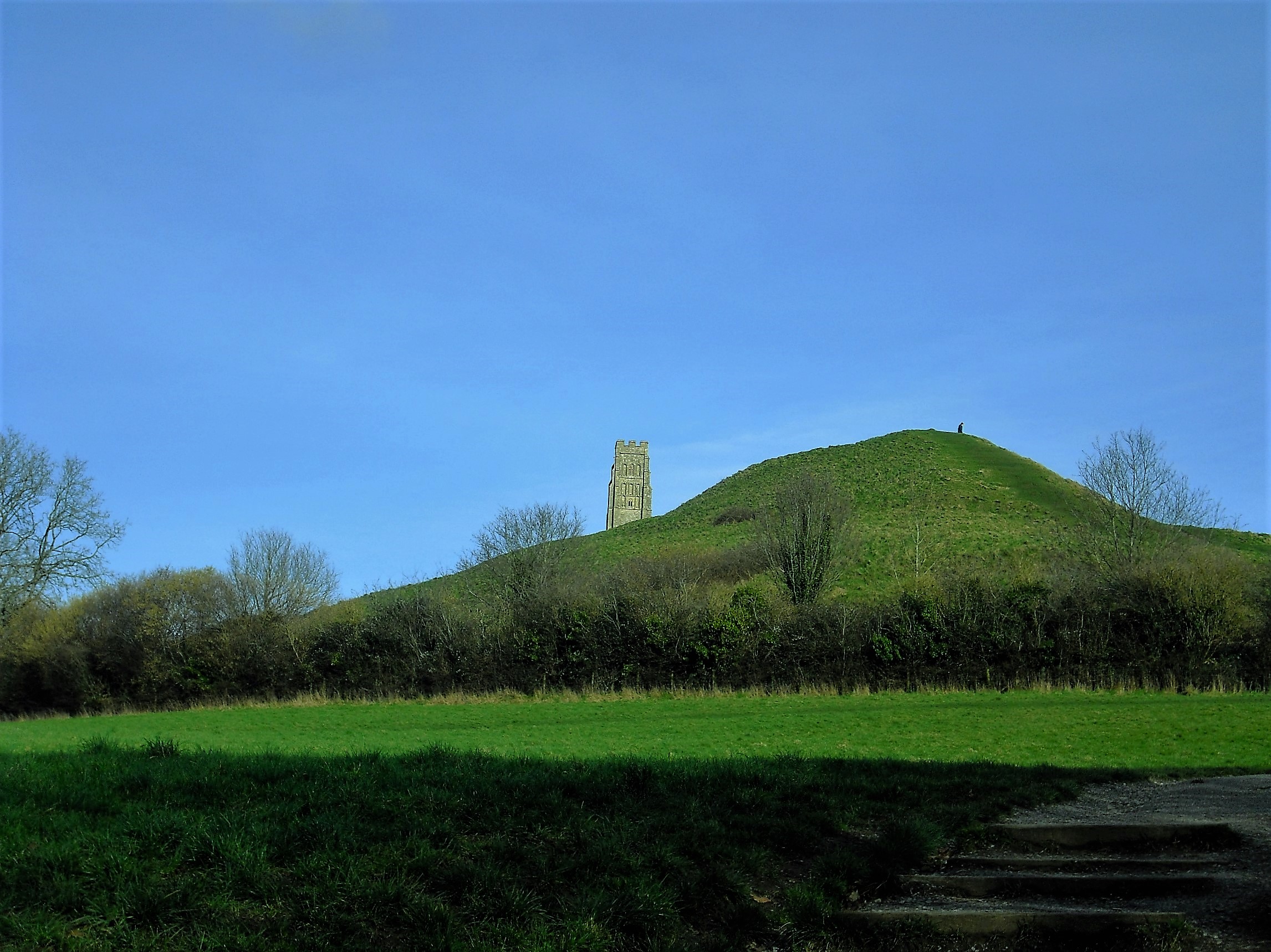 Glastonbury Tor - over the hill - über dem Hügel