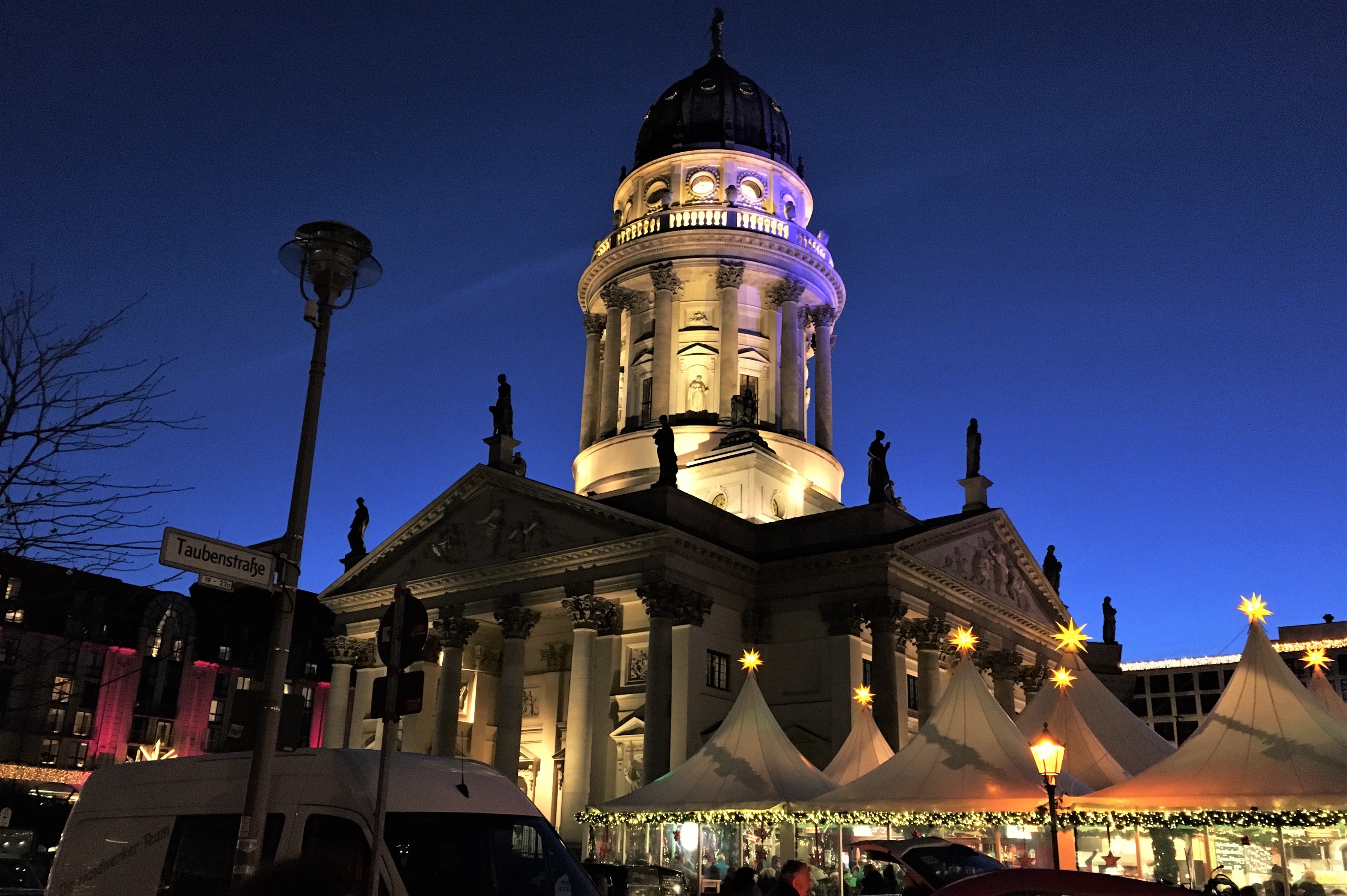 Weihnachtsmarkt am Gendarmenmarkt - Deutscher Dom