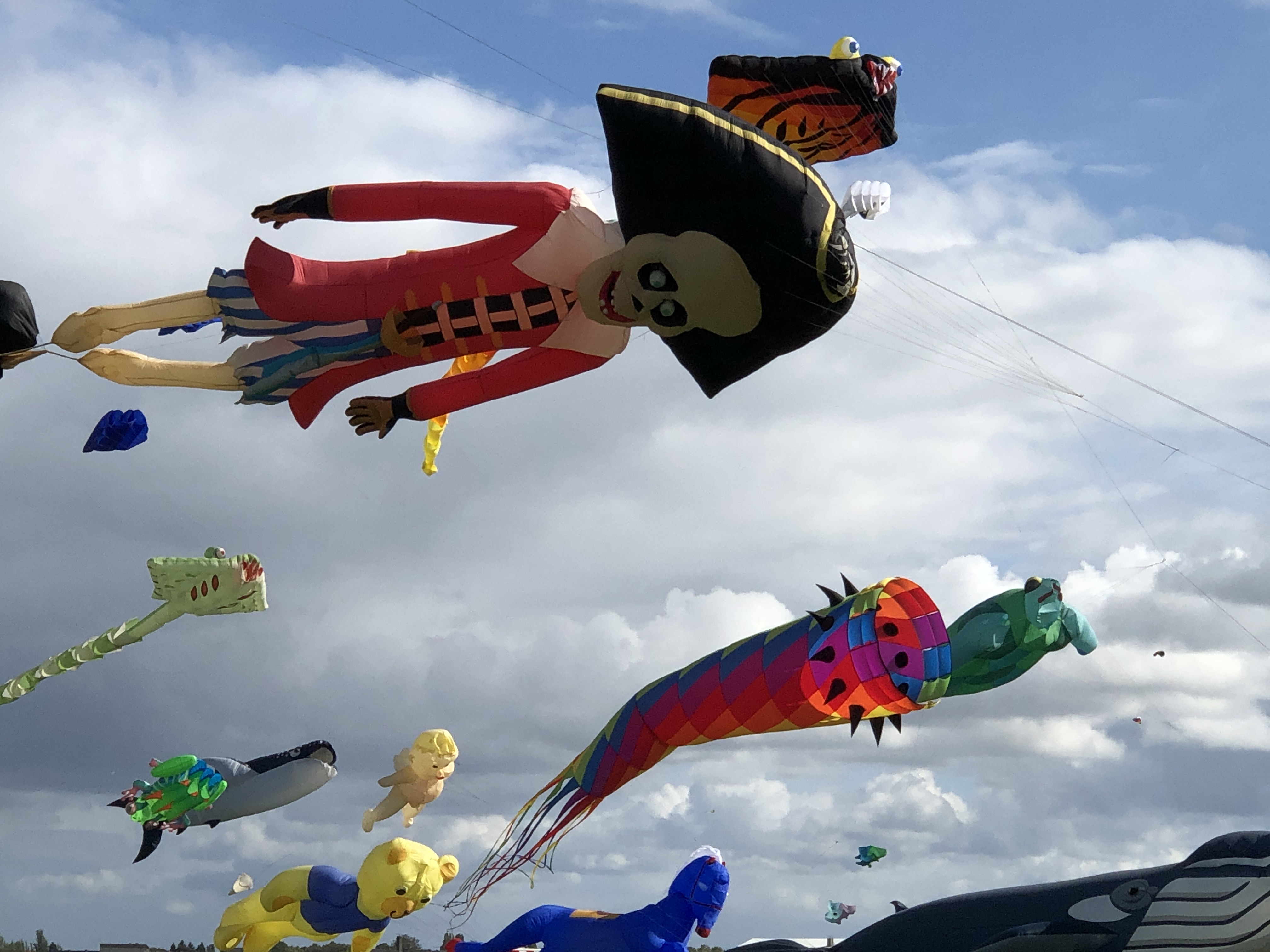 Riesendrachen Festival am Tempelhofer Feld - Berlin