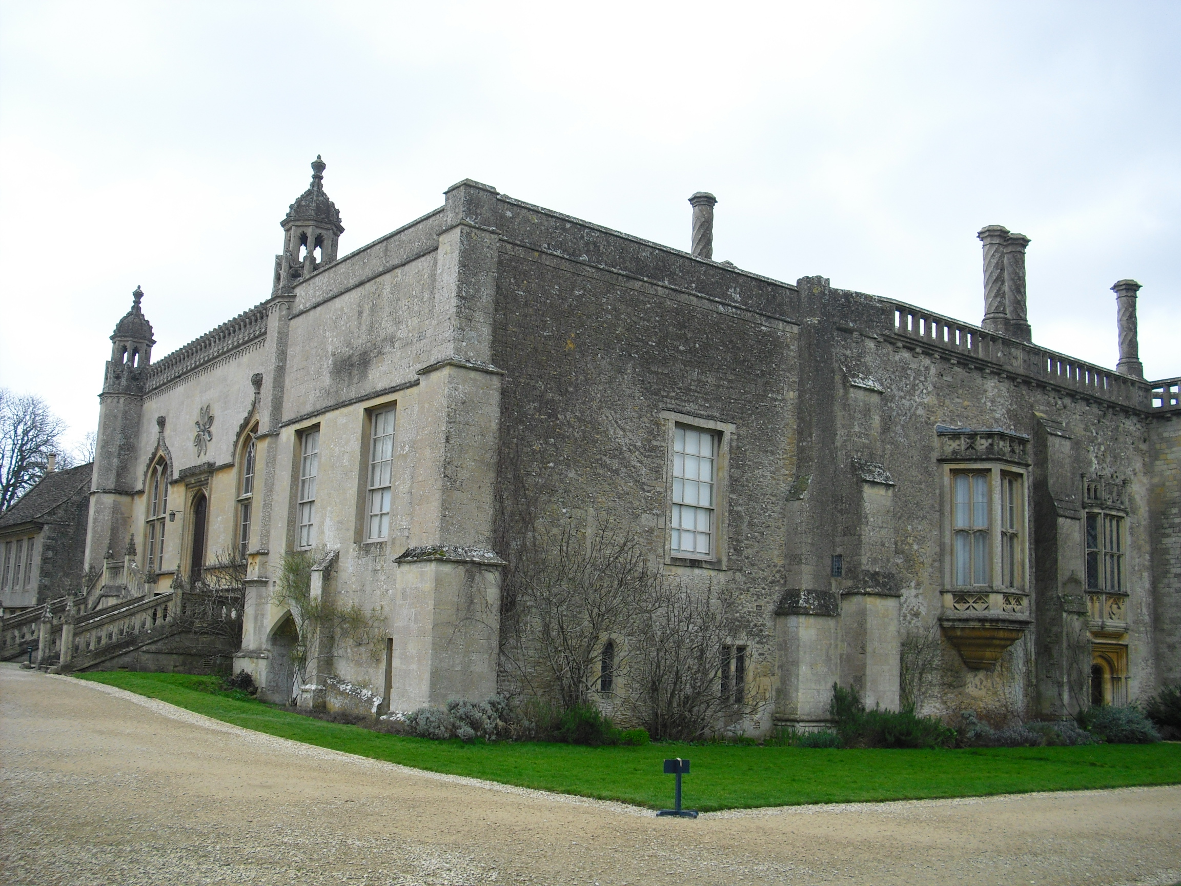 Lacock Abbey - Eckansicht