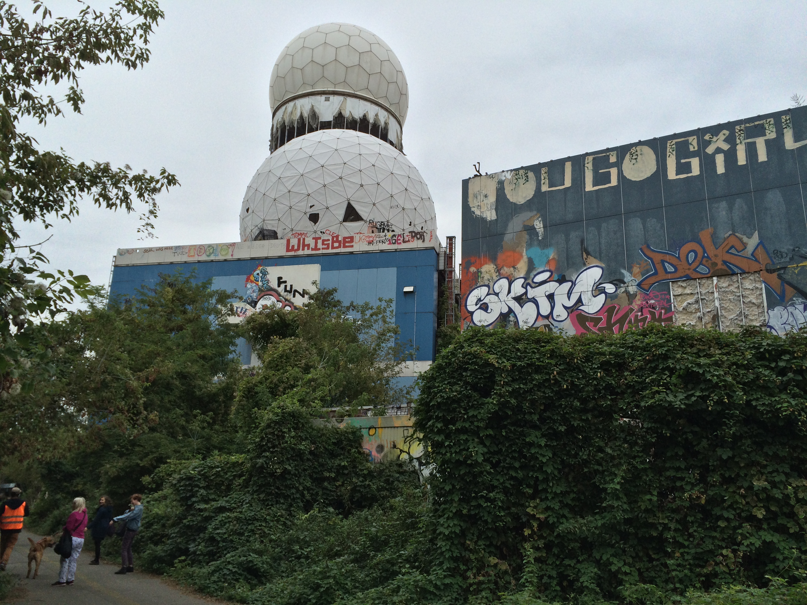 Berlin - Teufelsberg - Field Station - Zwei Radoms - Two Radomes