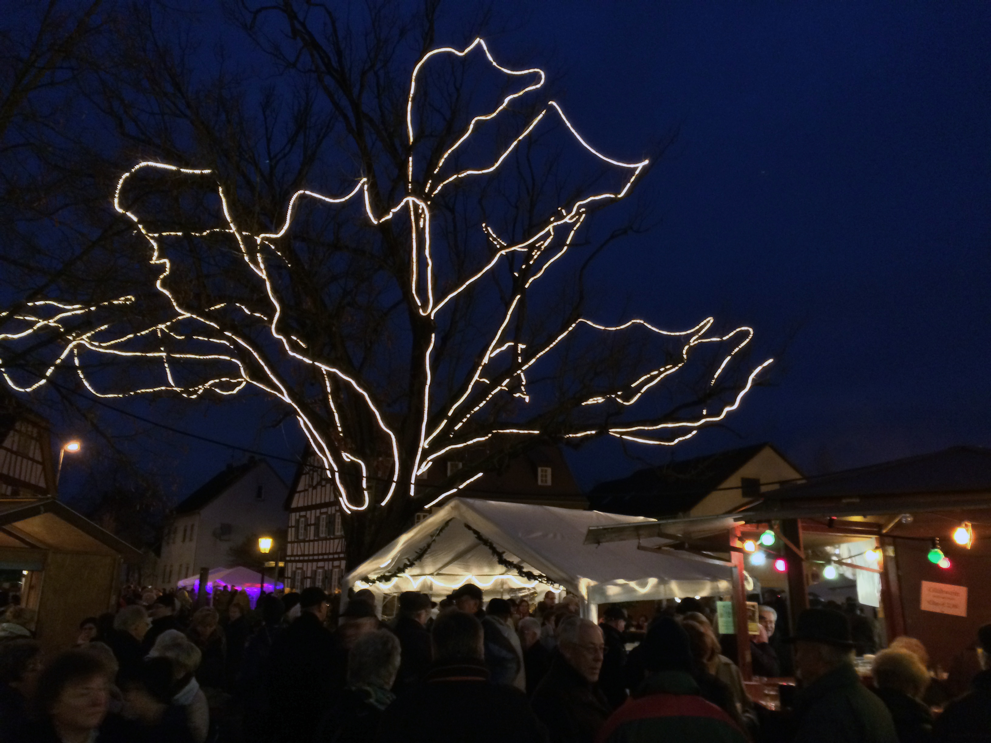 Weihnachtsmarkt 2014 - Königstädten - Bismarckplatz